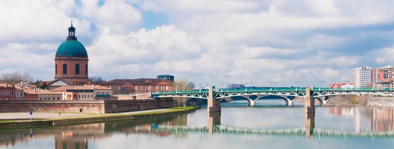 Vue sur l'hôpital La Grave à Toulouse